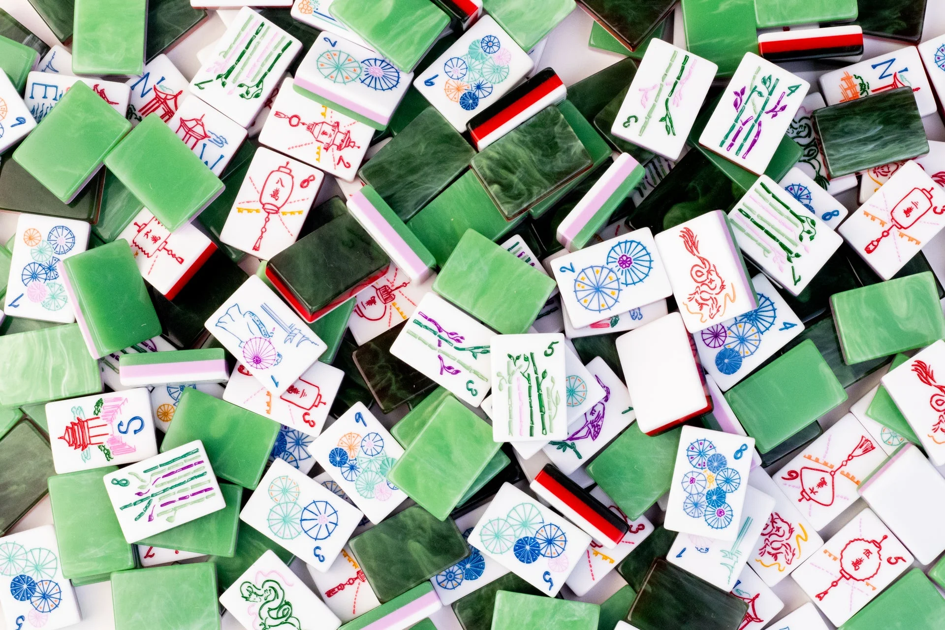 飞驰娱乐2代游戏界面，金色麻将牌特效